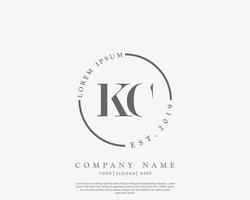 eerste brief kc vrouwelijk logo schoonheid monogram en elegant logo ontwerp, handschrift logo van eerste handtekening, bruiloft, mode, bloemen en botanisch met creatief sjabloon vector