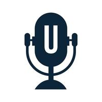 podcast radio logo Aan brief u ontwerp gebruik makend van microfoon sjabloon. dj muziek, podcast logo ontwerp, mengen audio uitzending vector