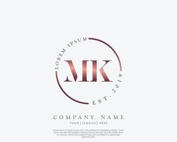 eerste mk vrouwelijk logo schoonheid monogram en elegant logo ontwerp, handschrift logo van eerste handtekening, bruiloft, mode, bloemen en botanisch met creatief sjabloon vector