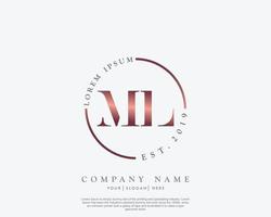 eerste ml vrouwelijk logo schoonheid monogram en elegant logo ontwerp, handschrift logo van eerste handtekening, bruiloft, mode, bloemen en botanisch met creatief sjabloon vector