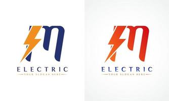 m brief logo met bliksem donder bout vector ontwerp. elektrisch bout brief m logo vector illustratie.