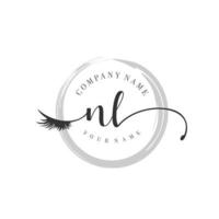 eerste nl logo handschrift schoonheid salon mode modern luxe monogram vector