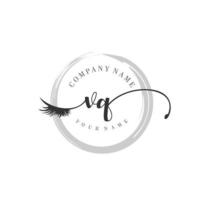 eerste vq logo handschrift schoonheid salon mode modern luxe monogram vector