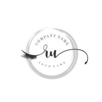 eerste ru logo handschrift schoonheid salon mode modern luxe monogram vector