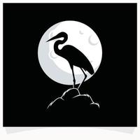 reiger silhouet met maan achtergrond logo ontwerp sjabloon vector