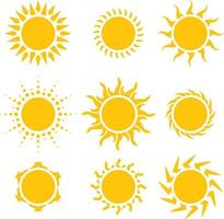vlak zomer zon stralen icoon reeks in verschillend stijl vector
