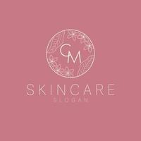 elegant logo. cosmetica, spa, schoonheid salon, decoratie, winkel logo. kruiden, blad, natuur icoon. cm monogram logo ontwerp. vector