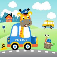 schattig giraffe het rijden Politie auto met weinig slak Aan boom stomp, stad verkeer elementen, vector tekenfilm illustratie