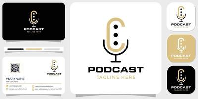 podcast logo met gemakkelijk c brief concept met bedrijf kaart sjabloon vector