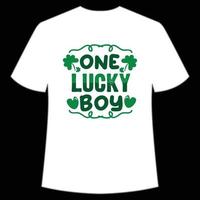 een Lucky jongen st. Patrick dag overhemd afdrukken sjabloon, Lucky charmes, Iers, iedereen heeft een weinig geluk typografie ontwerp vector