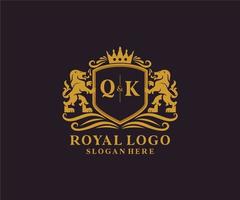 eerste qk brief leeuw Koninklijk luxe logo sjabloon in vector kunst voor restaurant, royalty, boetiek, cafe, hotel, heraldisch, sieraden, mode en andere vector illustratie.