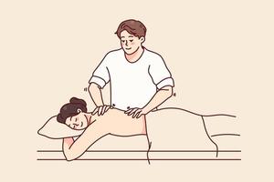 mannetje arts maken terug massage naar vrouw cliënt in spa of salon. masseur helpen vrouw geduldig met rugpijn, herbeleven spier pijn. gezondheidszorg en welzijn. vector illustratie.