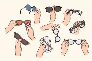 verzameling van mensen Holding divers bril voor gezichtsvermogen correctie. reeks van persoon handen met bril. eyewear en opticiens reclame. vlak vector illustratie.