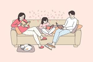 gelukkig familie met kind kom tot rust Aan sofa Bij huis lezen boeken samen Aan weekend avond. glimlachen ouders en kind rust uit Aan bankstel genieten literatuur. opleiding, kennis concept. vlak vector illustratie.