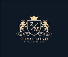 eerste zm brief leeuw Koninklijk luxe heraldisch, wapen logo sjabloon in vector kunst voor restaurant, royalty, boetiek, cafe, hotel, heraldisch, sieraden, mode en andere vector illustratie.