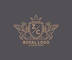 eerste zc brief leeuw Koninklijk luxe heraldisch, wapen logo sjabloon in vector kunst voor restaurant, royalty, boetiek, cafe, hotel, heraldisch, sieraden, mode en andere vector illustratie.