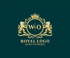 eerste wo brief leeuw Koninklijk luxe logo sjabloon in vector kunst voor restaurant, royalty, boetiek, cafe, hotel, heraldisch, sieraden, mode en andere vector illustratie.