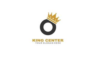 O kroon wassen logo ontwerp inspiratie. vector brief sjabloon ontwerp voor merk.
