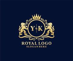 eerste yk brief leeuw Koninklijk luxe logo sjabloon in vector kunst voor restaurant, royalty, boetiek, cafe, hotel, heraldisch, sieraden, mode en andere vector illustratie.