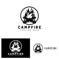 kampvuur logo ontwerp, camping vector, hout brand en Woud ontwerp vector