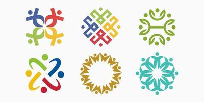 mensen samen logo icoon set. logo sjabloon kan staan voor eenheid en solidariteit in groep vector