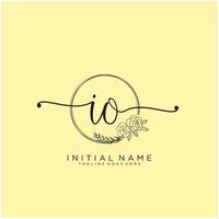 eerste io vrouwelijk logo collecties sjabloon. handschrift logo van eerste handtekening, bruiloft, mode, juwelen, boetiek, bloemen en botanisch met creatief sjabloon voor ieder bedrijf of bedrijf. vector