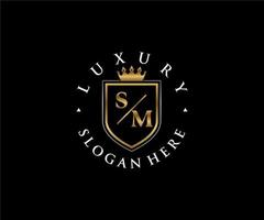 eerste sm brief Koninklijk luxe logo sjabloon in vector kunst voor restaurant, royalty, boetiek, cafe, hotel, heraldisch, sieraden, mode en andere vector illustratie.