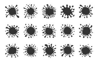 reeks van vijftien donker hand- getrokken verf spatten met klein spatten en schaduwen. vector illustratie