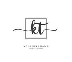 k t kt eerste brief handschrift en handtekening logo. een concept handschrift eerste logo met sjabloon element. vector