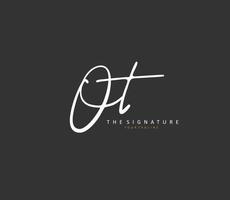 O t ot eerste brief handschrift en handtekening logo. een concept handschrift eerste logo met sjabloon element. vector