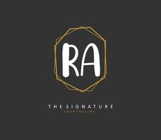 r een ra eerste brief handschrift en handtekening logo. een concept handschrift eerste logo met sjabloon element. vector