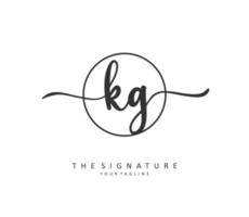 kg eerste brief handschrift en handtekening logo. een concept handschrift eerste logo met sjabloon element. vector