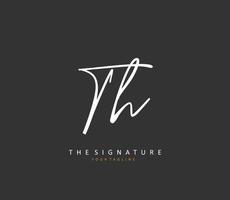 t h th eerste brief handschrift en handtekening logo. een concept handschrift eerste logo met sjabloon element. vector