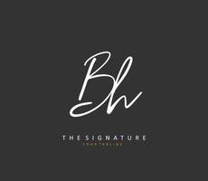 b h bh eerste brief handschrift en handtekening logo. een concept handschrift eerste logo met sjabloon element. vector