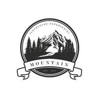 berg logo, vector berg klimmen, avontuur, ontwerp voor klimmen, beklimming apparatuur, en merk met berg logo vector illustratie