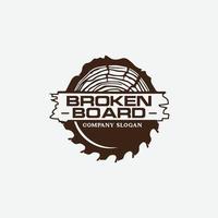 gebroken bord houtbewerking logo concept met een boom en zag blad gecombineerd met een gebroken bord vector