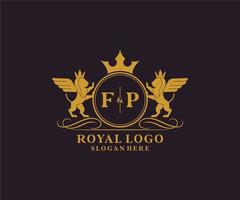 eerste fp brief leeuw Koninklijk luxe heraldisch, wapen logo sjabloon in vector kunst voor restaurant, royalty, boetiek, cafe, hotel, heraldisch, sieraden, mode en andere vector illustratie.