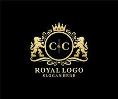 eerste cc brief leeuw Koninklijk luxe logo sjabloon in vector kunst voor restaurant, royalty, boetiek, cafe, hotel, heraldisch, sieraden, mode en andere vector illustratie.