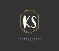 k s ks eerste brief handschrift en handtekening logo. een concept handschrift eerste logo met sjabloon element. vector