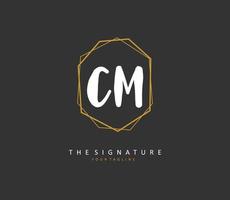 c m cm eerste brief handschrift en handtekening logo. een concept handschrift eerste logo met sjabloon element. vector