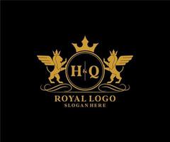eerste hq brief leeuw Koninklijk luxe heraldisch, wapen logo sjabloon in vector kunst voor restaurant, royalty, boetiek, cafe, hotel, heraldisch, sieraden, mode en andere vector illustratie.