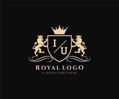 eerste ie brief leeuw Koninklijk luxe heraldisch, wapen logo sjabloon in vector kunst voor restaurant, royalty, boetiek, cafe, hotel, heraldisch, sieraden, mode en andere vector illustratie.