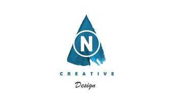 n water kleur logo artistiek, luxe, modieus hand- getrokken vector ontwerp Aan grijs achtergrond.