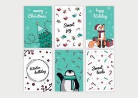 reeks van Kerstmis kaarten. ansichtkaarten met Kerstmis boom en guirlande, Kerstmis decor, vos en geschenken, bessen, pinguïn en karamels. vector illustratie.