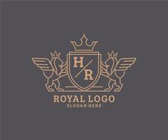 eerste hr brief leeuw Koninklijk luxe heraldisch, wapen logo sjabloon in vector kunst voor restaurant, royalty, boetiek, cafe, hotel, heraldisch, sieraden, mode en andere vector illustratie.