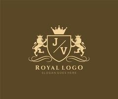 eerste jv brief leeuw Koninklijk luxe heraldisch, wapen logo sjabloon in vector kunst voor restaurant, royalty, boetiek, cafe, hotel, heraldisch, sieraden, mode en andere vector illustratie.