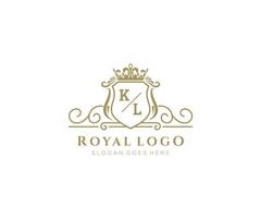 eerste kl brief luxueus merk logo sjabloon, voor restaurant, royalty, boetiek, cafe, hotel, heraldisch, sieraden, mode en andere vector illustratie.