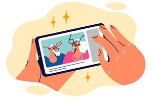 telefoon met foto van blog ouderen Mens en vrouw hebben pret en leidend actief levensstijl. handen met smartphone met bladzijde in sociaal netwerken van ouderen paar hebben pret en posten foto's Aan internet vector