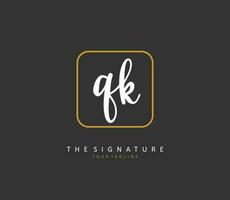 q k qk eerste brief handschrift en handtekening logo. een concept handschrift eerste logo met sjabloon element. vector