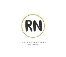 r n rn eerste brief handschrift en handtekening logo. een concept handschrift eerste logo met sjabloon element. vector